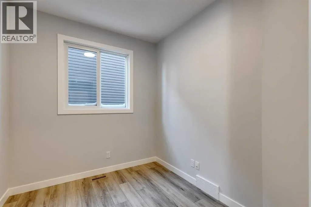 180 Sora Terrace SE