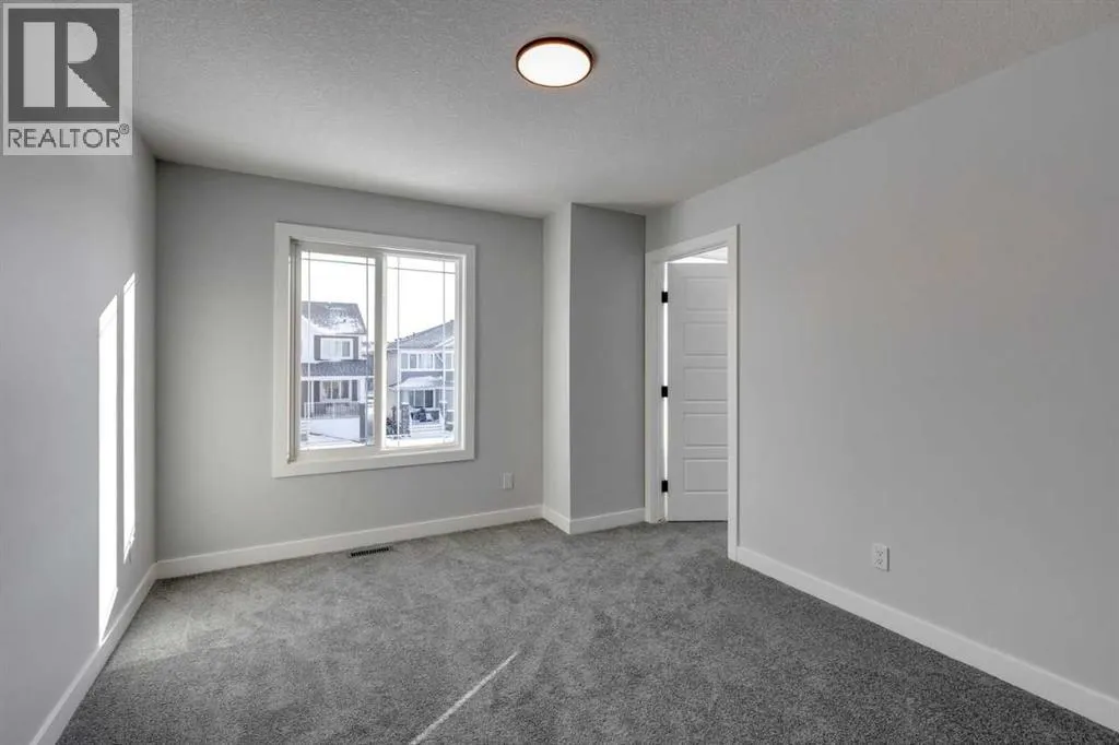 180 Sora Terrace SE