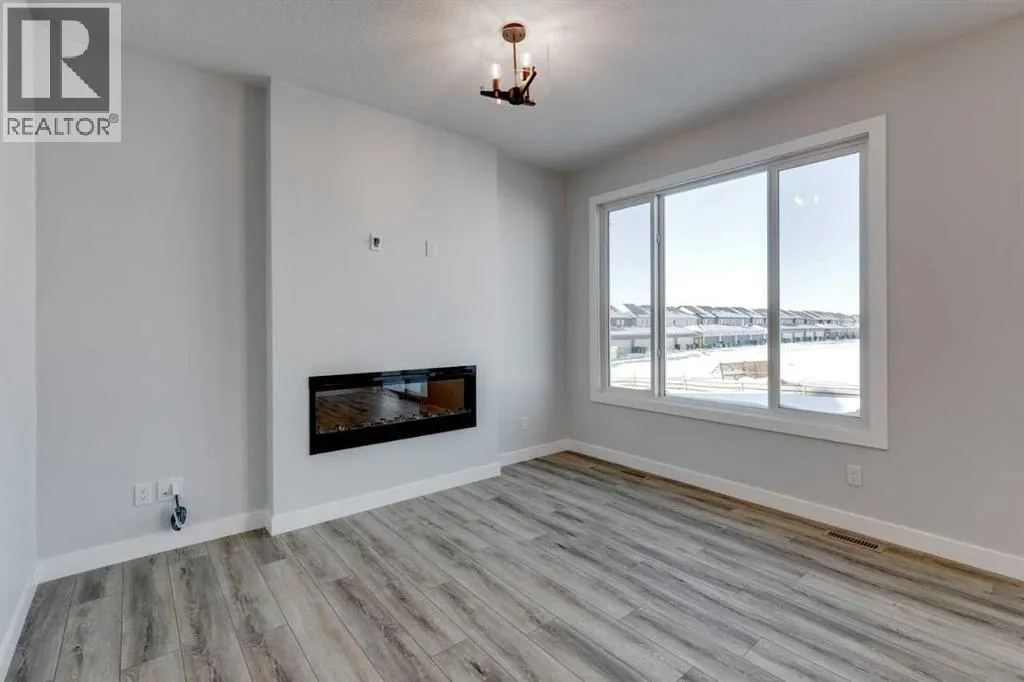 180 Sora Terrace SE