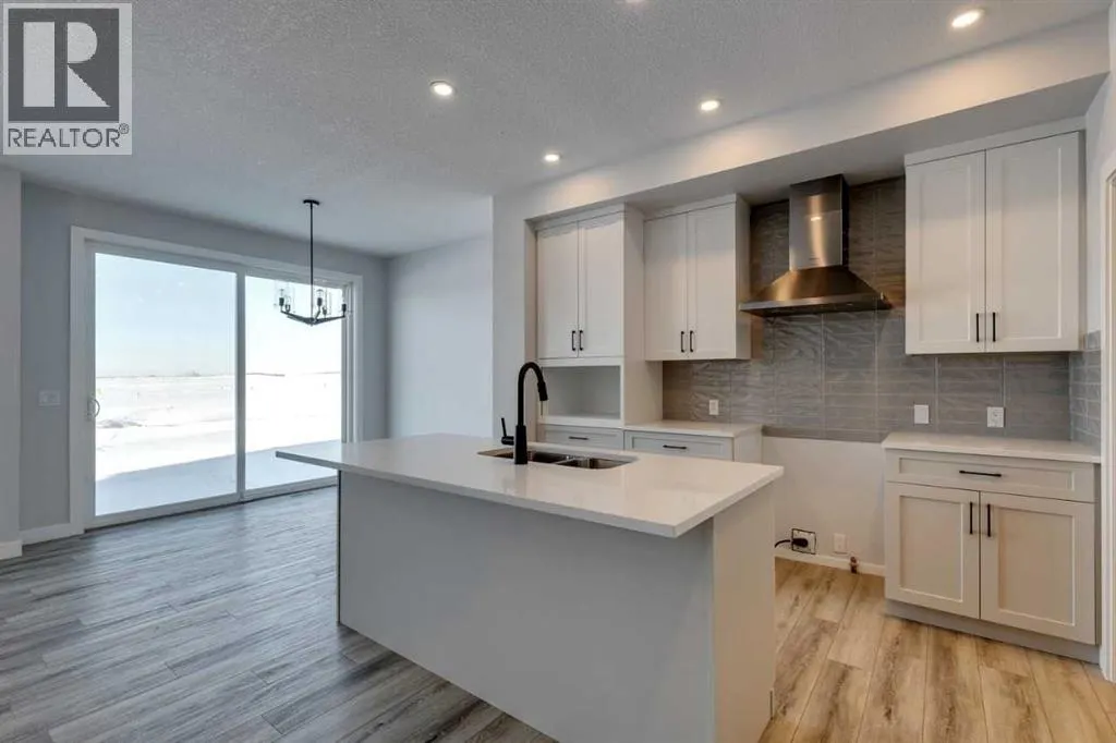 180 Sora Terrace SE