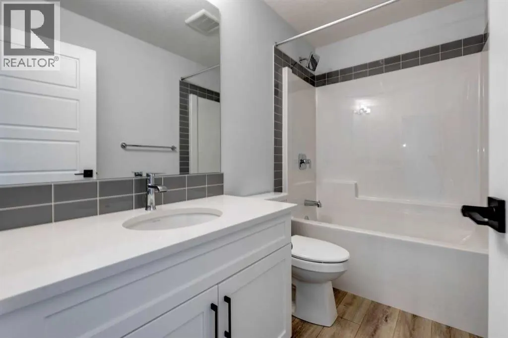 180 Sora Terrace SE