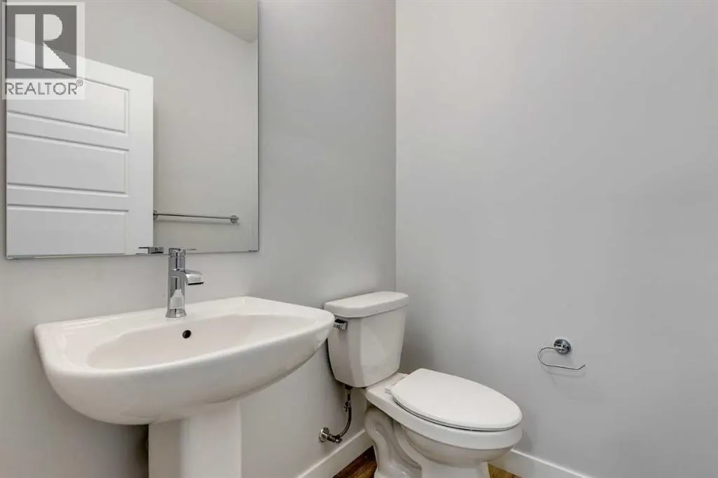 180 Sora Terrace SE
