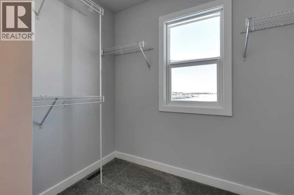 180 Sora Terrace SE