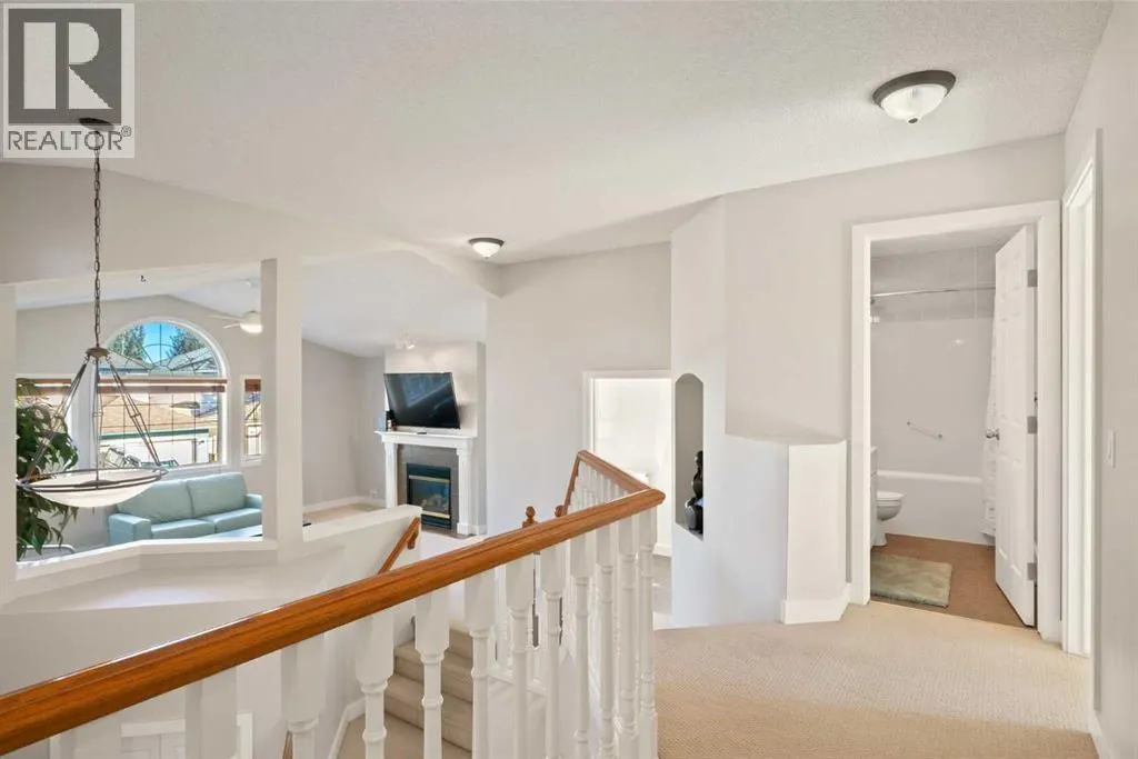 45 Mt Douglas Close SE