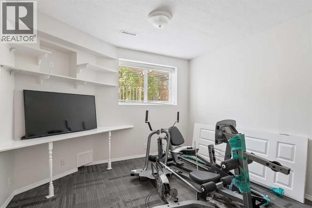 45 Mt Douglas Close SE