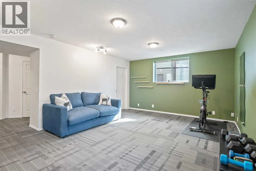 45 Mt Douglas Close SE