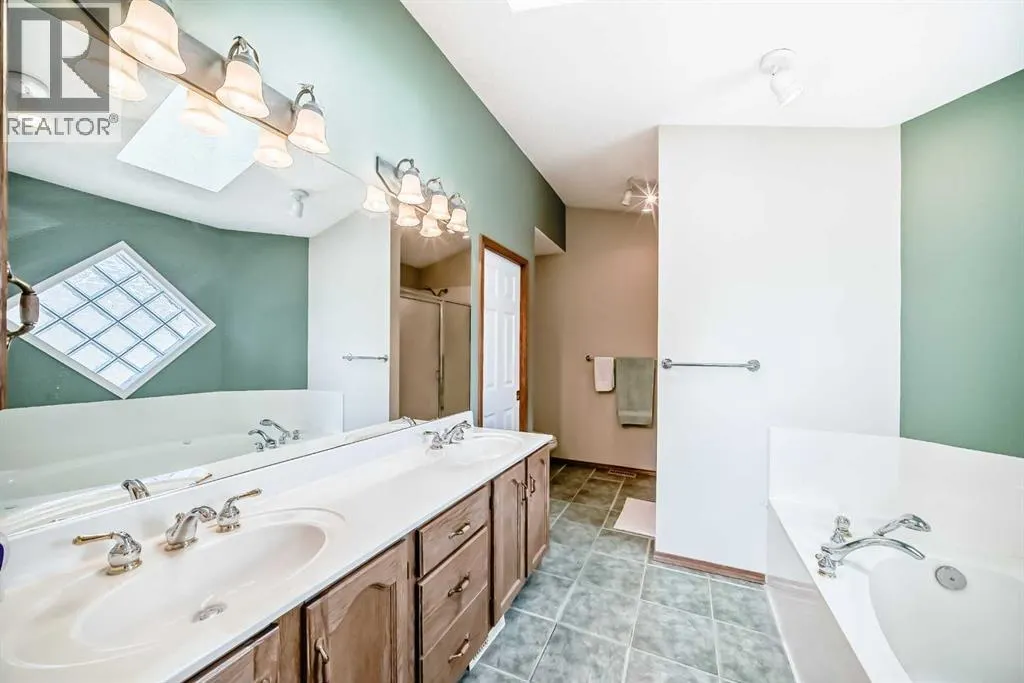 41 Covette Bay NE