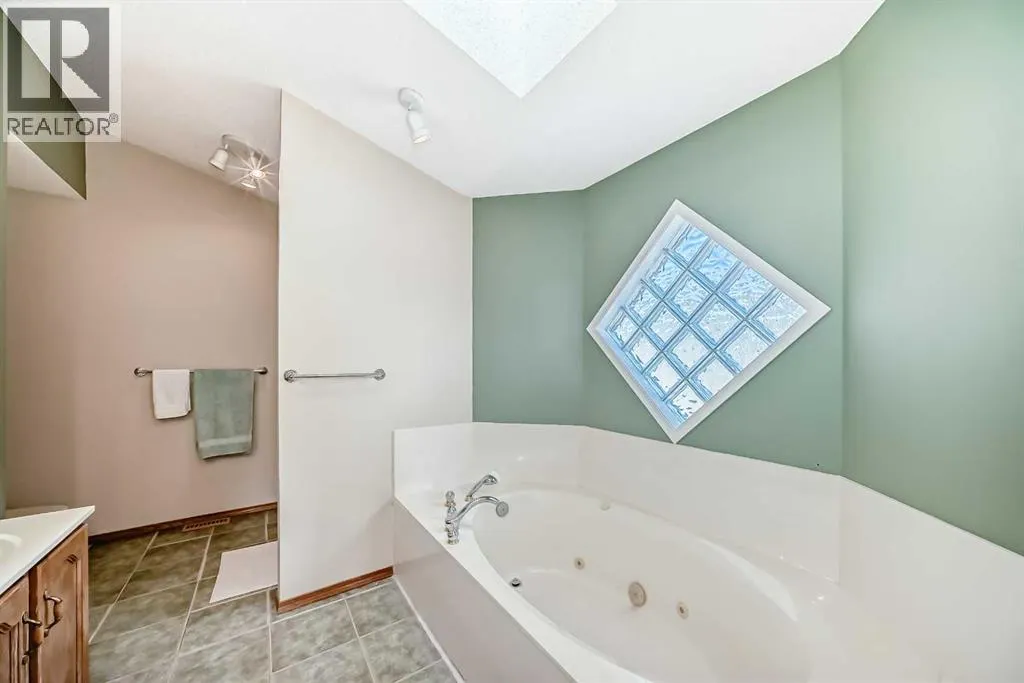 41 Covette Bay NE