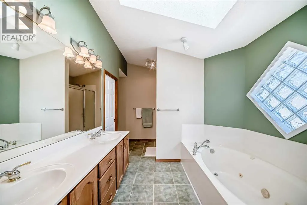 41 Covette Bay NE