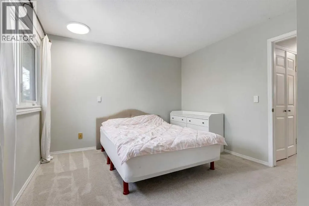 4, 1111 Canterbury Drive SW