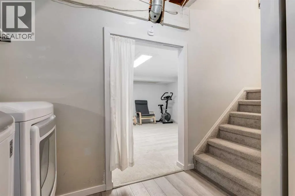4, 1111 Canterbury Drive SW
