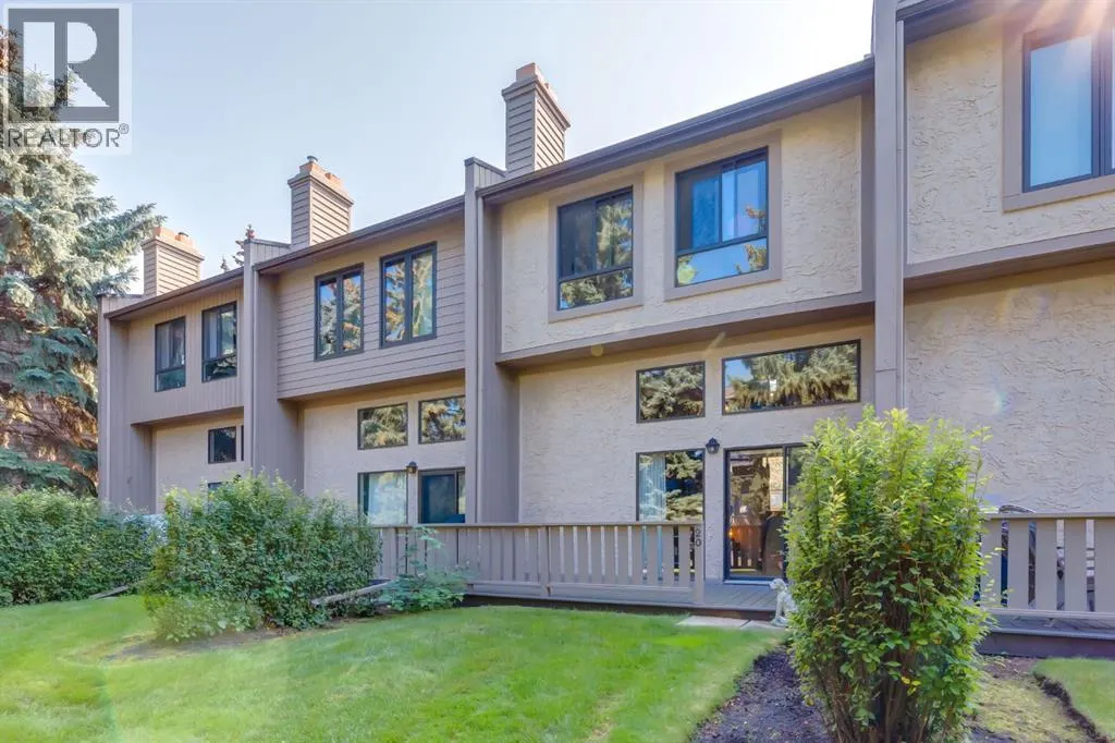 20 Point Mckay Court NW