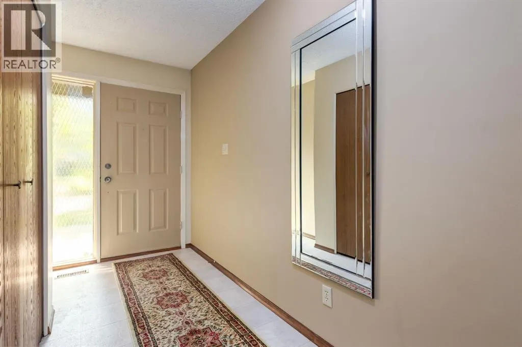 20 Point Mckay Court NW