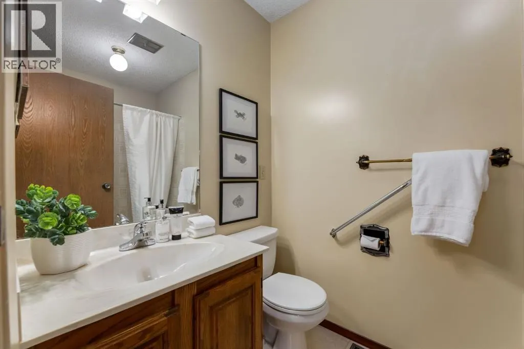 20 Point Mckay Court NW