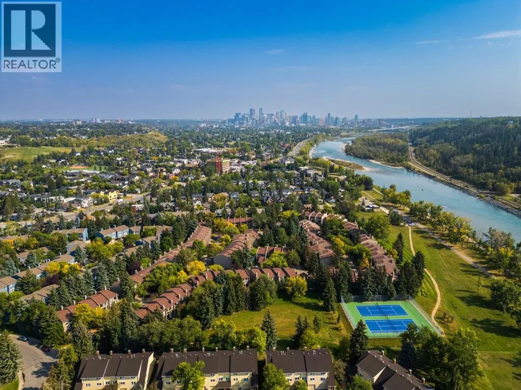20 Point Mckay Court NW
