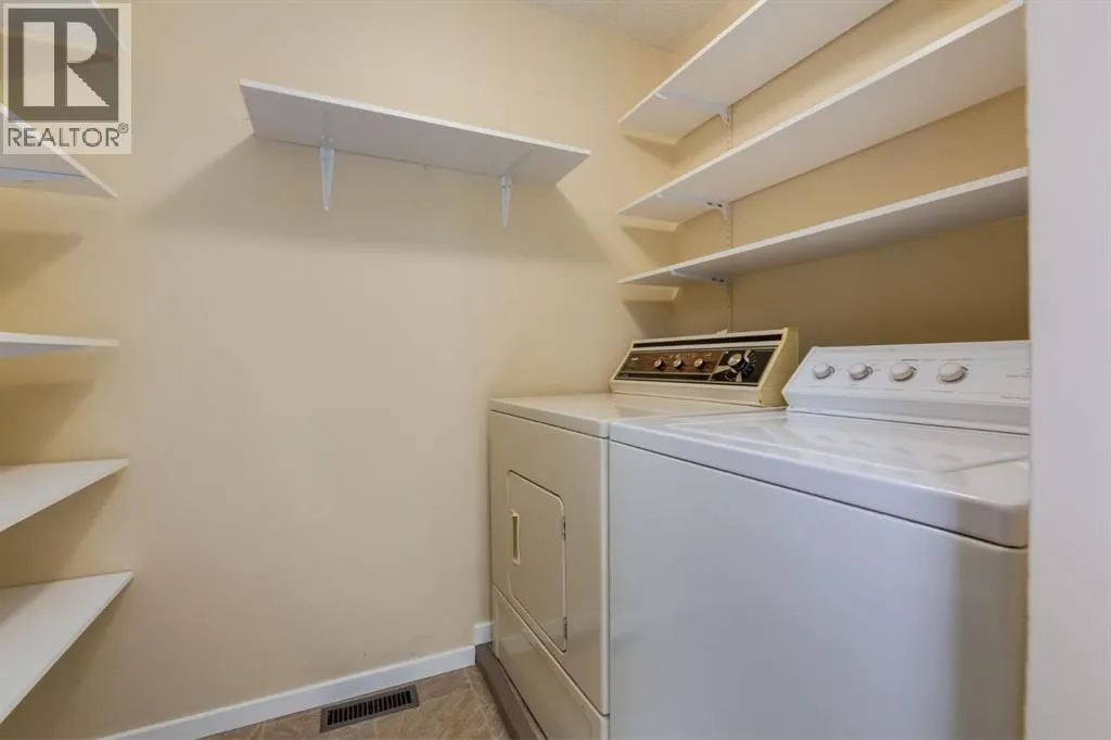 20 Point Mckay Court NW