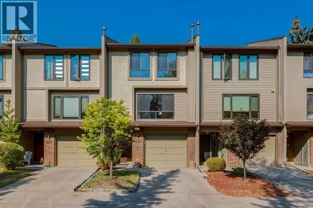 20 Point Mckay Court NW