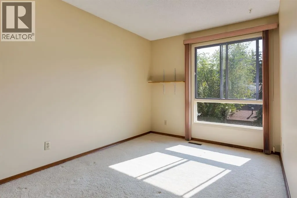 20 Point Mckay Court NW