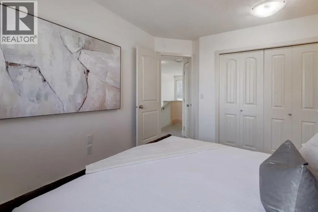 8, 226 Village Terrace SW