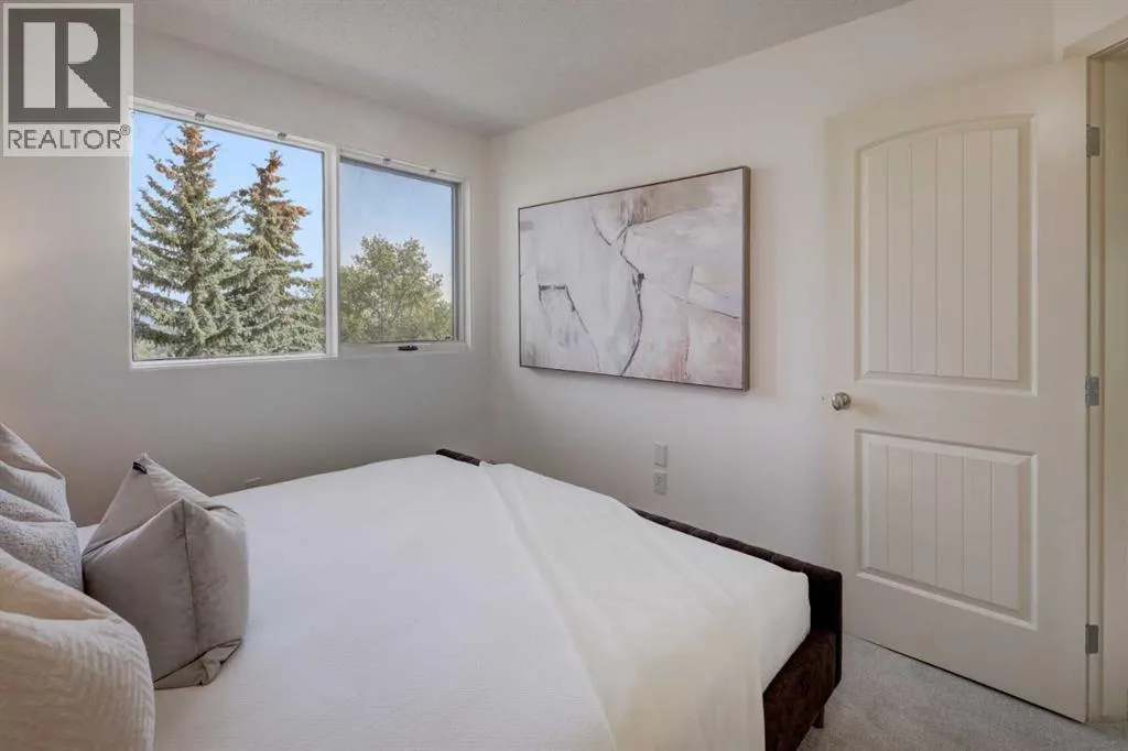 8, 226 Village Terrace SW