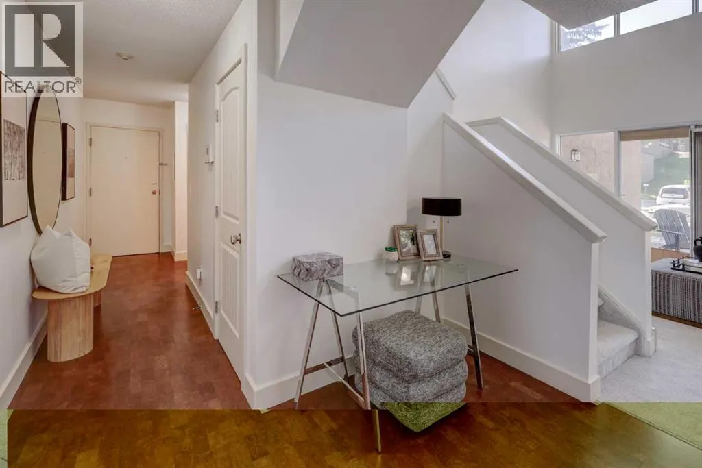 8, 226 Village Terrace SW