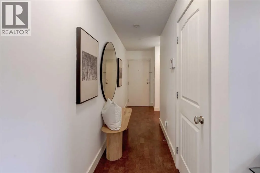 8, 226 Village Terrace SW