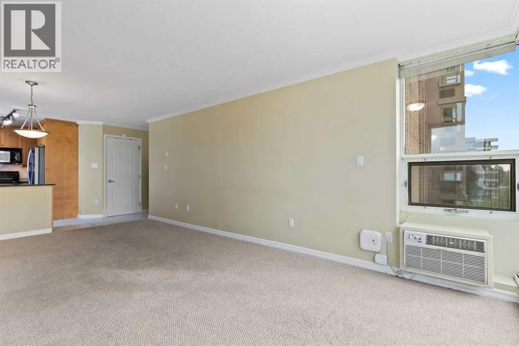 406, 4555 Varsity Lane NW