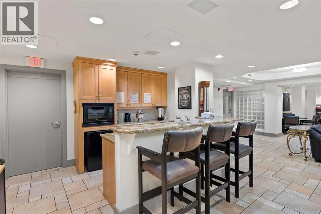 406, 4555 Varsity Lane NW