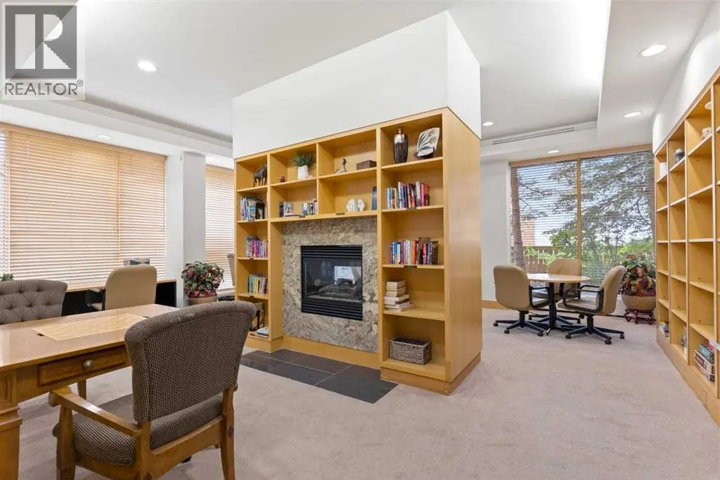 406, 4555 Varsity Lane NW