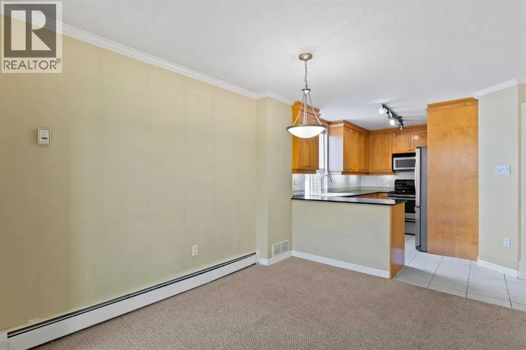 406, 4555 Varsity Lane NW
