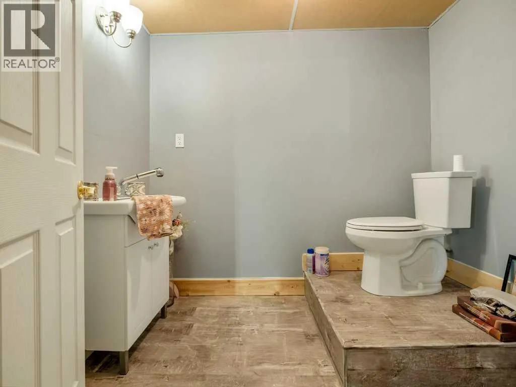 51 N 2 Street E