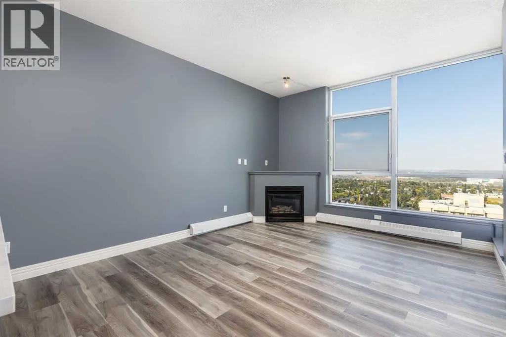 2001, 55 Spruce Place SW