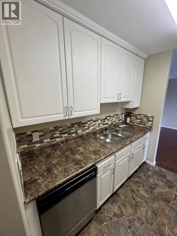 305, 5519 Kerry Wood Drive