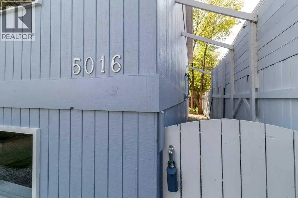 5016 44 Street