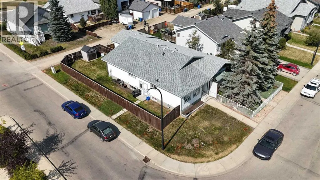 5 Lyons Close