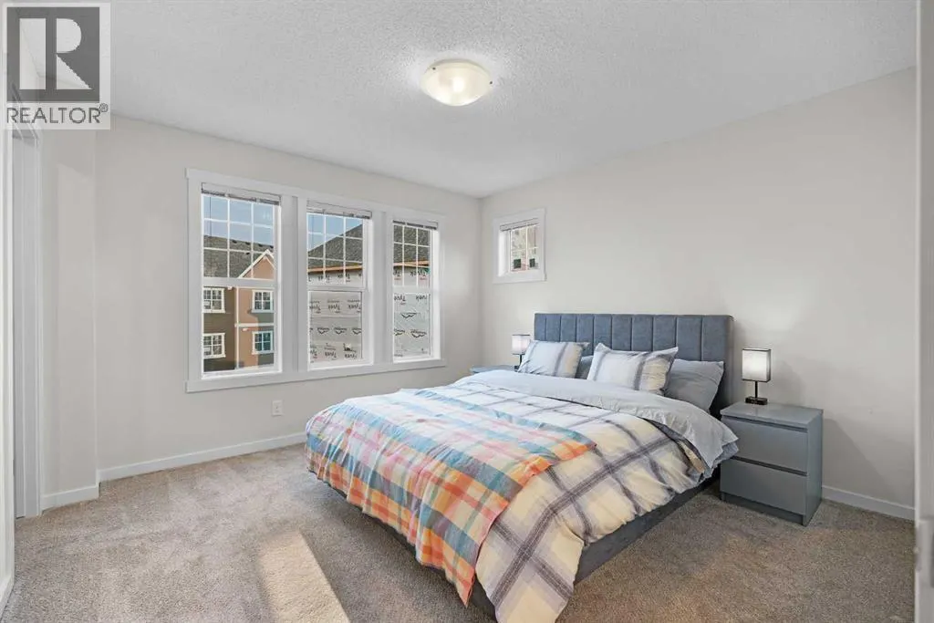 284 Cranbrook Square SE