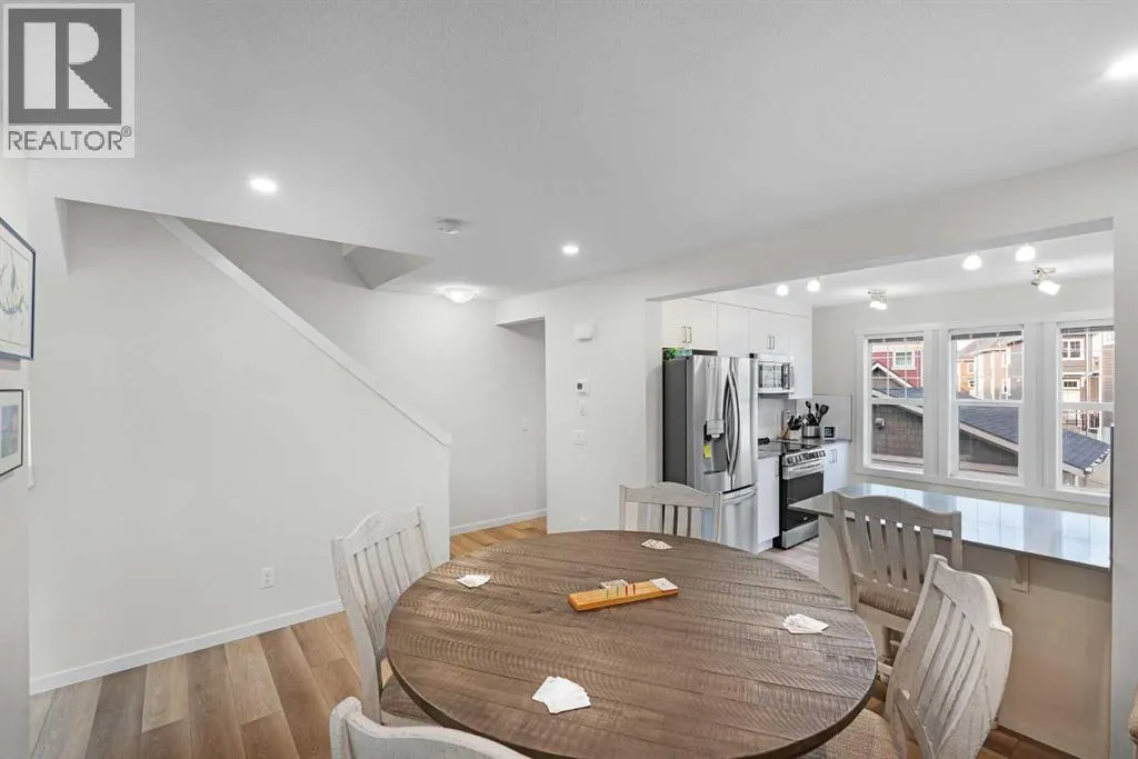 284 Cranbrook Square SE