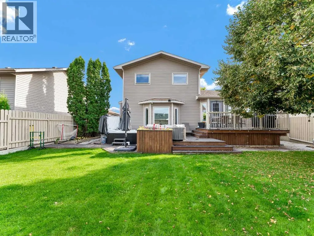 16 Storrs Crescent SE