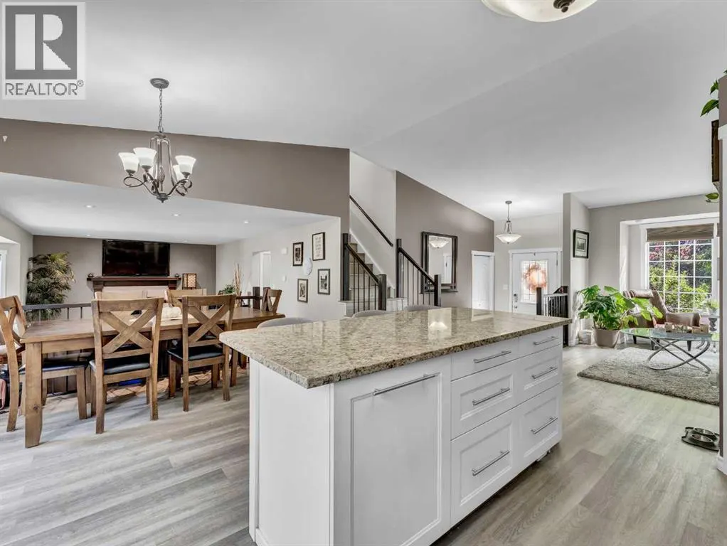 16 Storrs Crescent SE