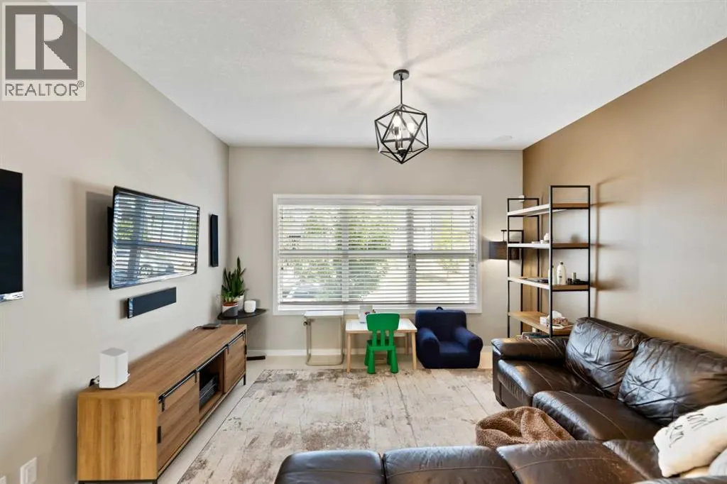53 Masters Crescent SE