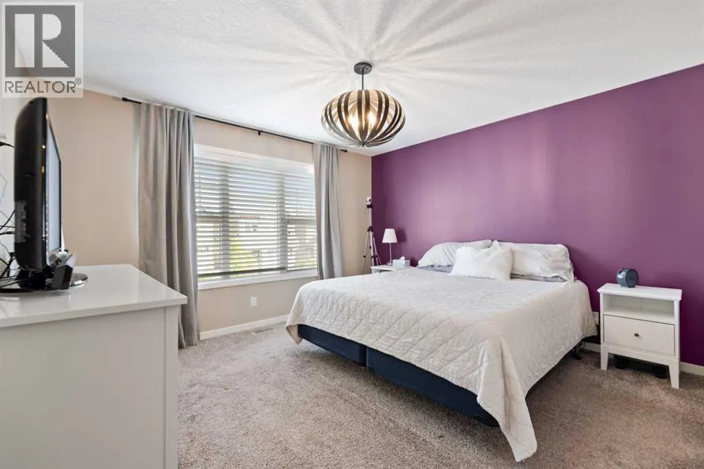 53 Masters Crescent SE