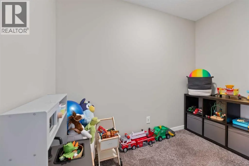 53 Masters Crescent SE
