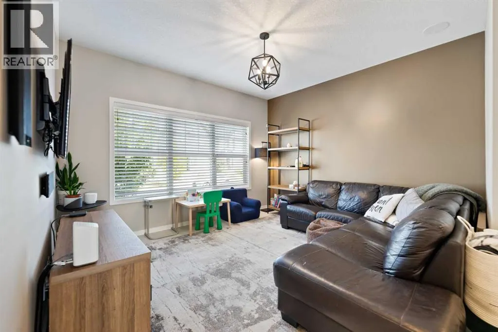 53 Masters Crescent SE