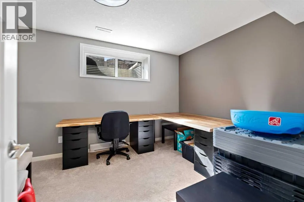 53 Masters Crescent SE