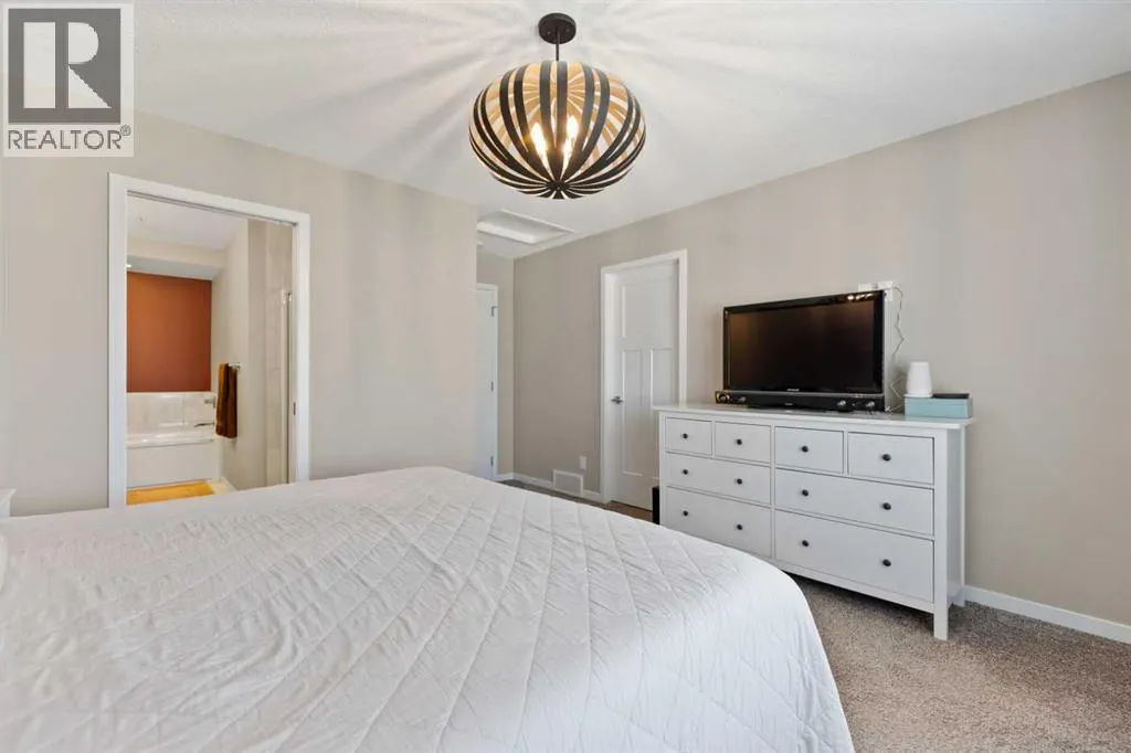 53 Masters Crescent SE