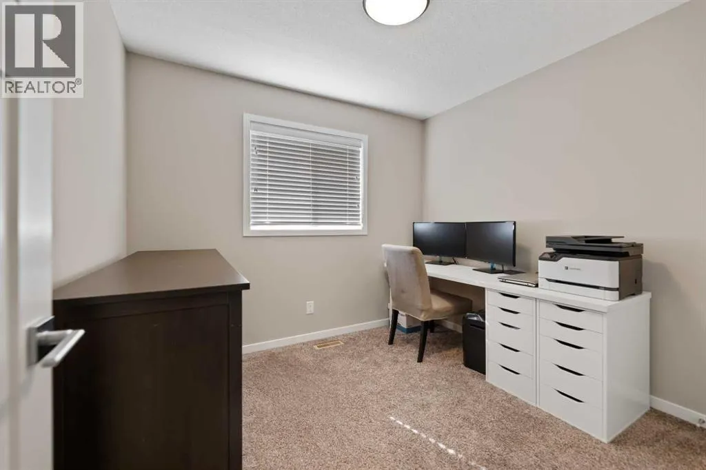 53 Masters Crescent SE