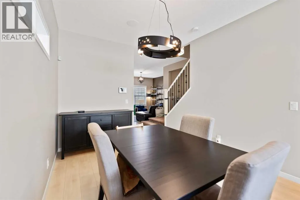 53 Masters Crescent SE