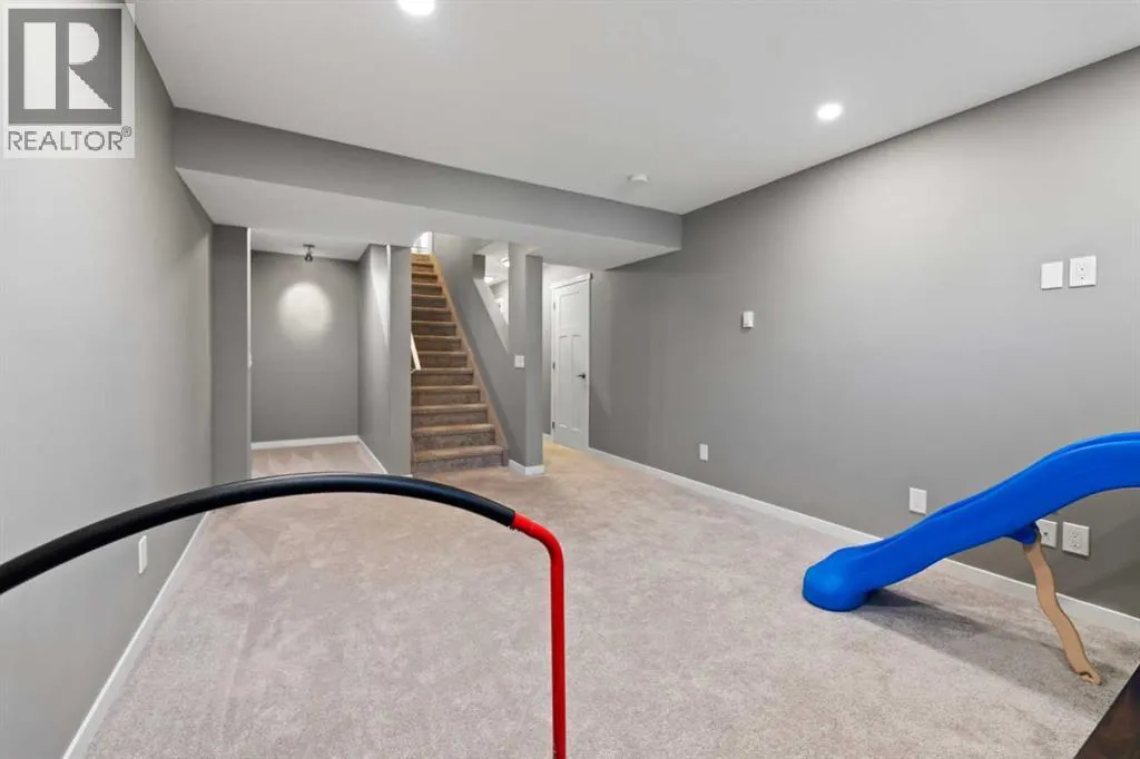 53 Masters Crescent SE