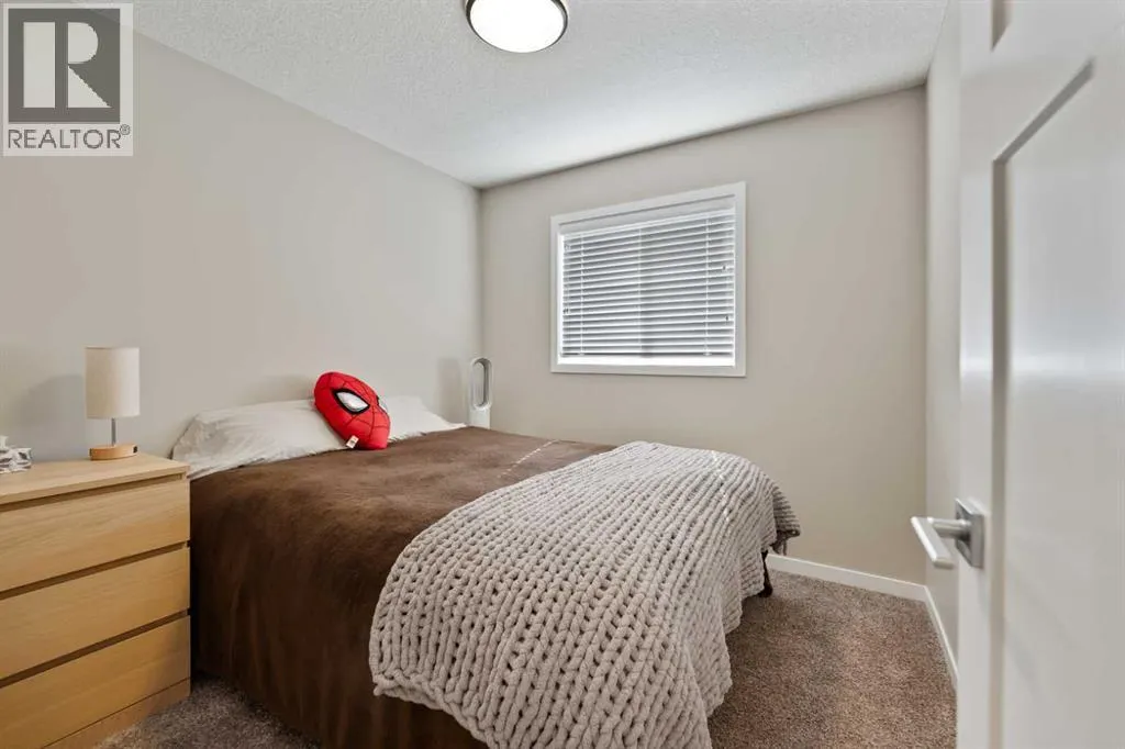 53 Masters Crescent SE