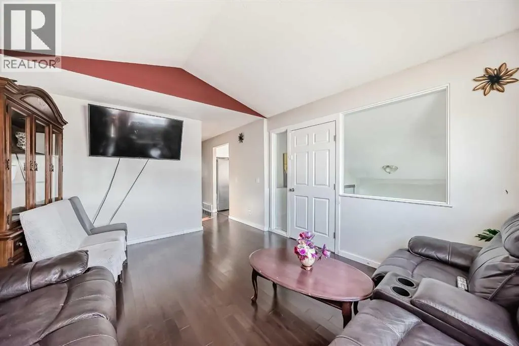 11 Martinwood Road NE